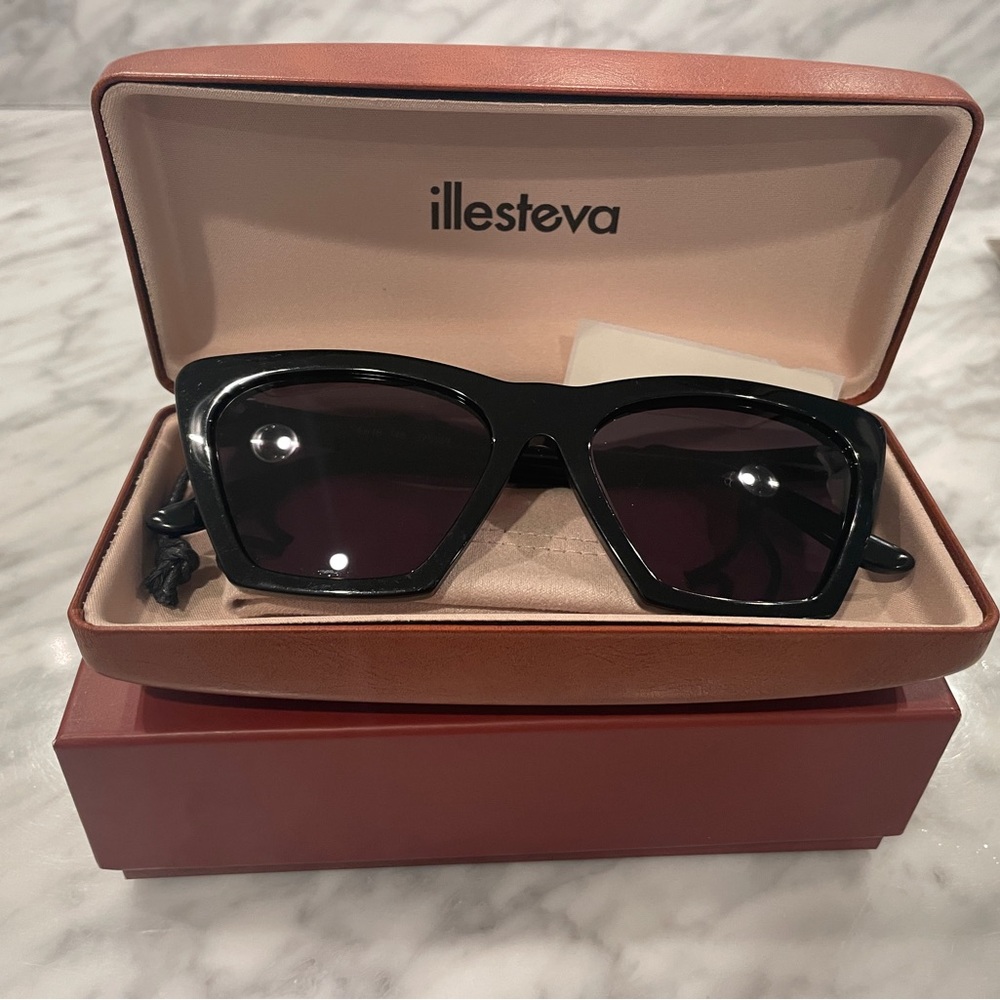 Illesteva Lisbon Sunglasses Black